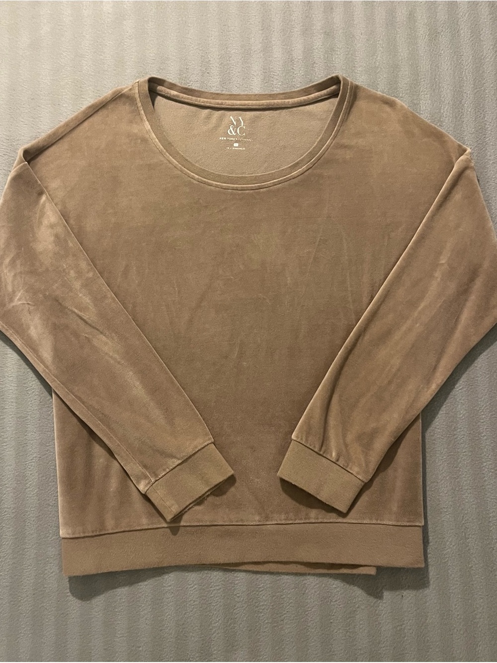 New York & Company Women's Velvet Crewneck Sweater in Taupe